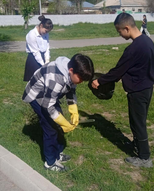 #Біртұтас_тәрбие Сәуір айының 11күні мектебімізде «Қалдықтарды бөлек жинау бойынша эко-мәдениетті қалыптастыру»эко сағат өткізілді.